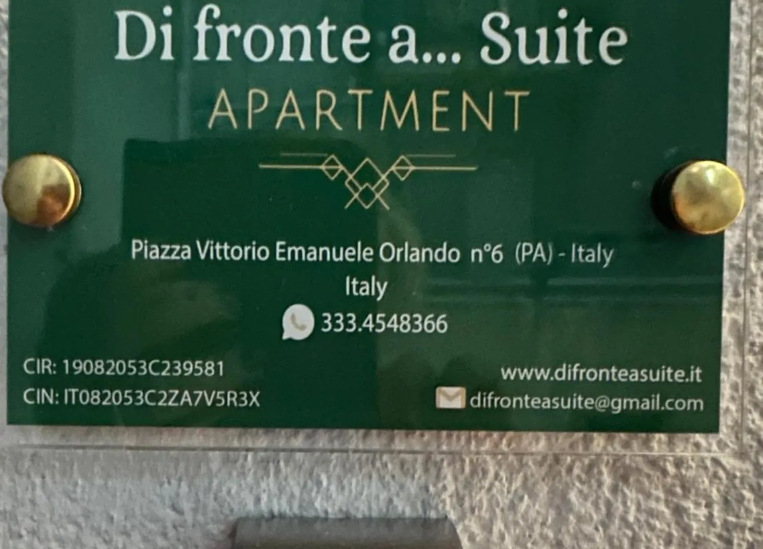 Di Fronte A Suite Palermo 0*,